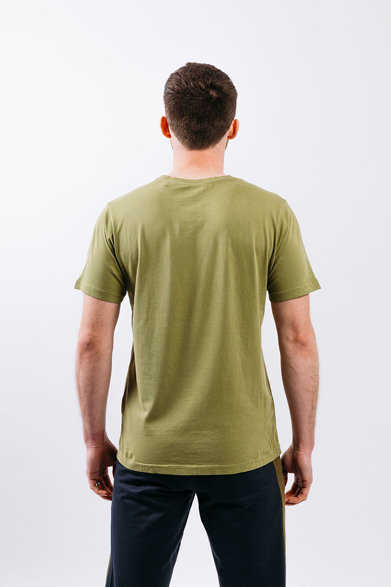 Model back size image